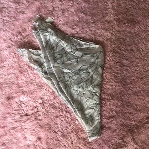 White flora Scarf